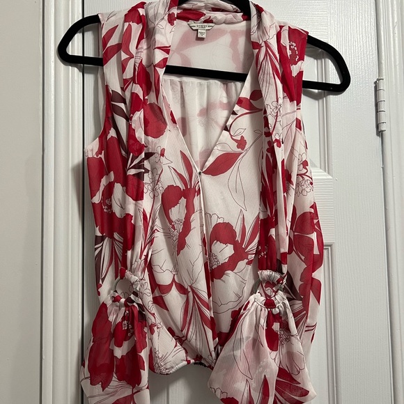 Guess floral sleeveless blouse - Picture 2 of 5